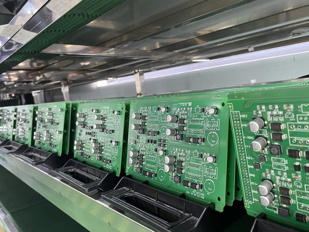 Εφοδιασμός επιφάνειας χωρίς μόλυβδο HASL Εφοδιασμός προστασίας από υπερχείλιση με έλεγχο αντίστασης που εξασφαλίζει διαρκή και ηλεκτρική διαχείριση υπερχείλισης