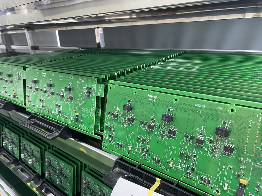 Ελάχιστη Διάμετρος Οπής 0,1mm Συναρμολόγηση PCB Επικοινωνιών 6 Στρώσεων Υψηλό Tg170 και Υψηλό Tg180 Βελτιστοποιημένο για Συσκευές Επικοινωνιών