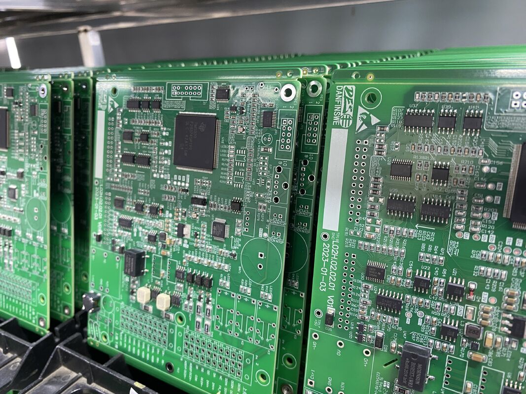 Ελάχιστη Διάμετρος Οπής 0,1mm Συναρμολόγηση PCB Επικοινωνιών 6 Στρώσεων Υψηλό Tg170 και Υψηλό Tg180 Βελτιστοποιημένο για Συσκευές Επικοινωνιών